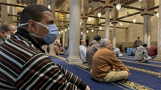 الإفتاء: المصاب بكورونا يحرم عليه حضور الجمعة في المسجد