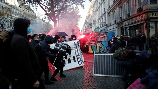 مواجهات بين الشرطة الفرنسية ومحتجين على قانون الأمن الشامل