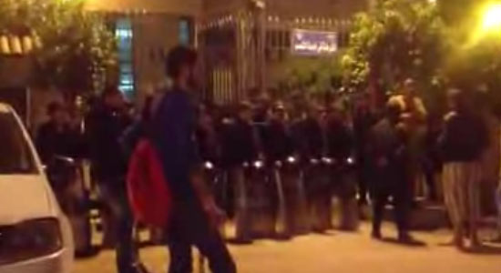 تظاهر نشطاء الحركات الثورية أمام قسم مدينة نصر أول فجر اليوم