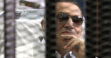 مبارك داخل قفص الاتهام فى ثانى جولات محاكمة القرن أمس