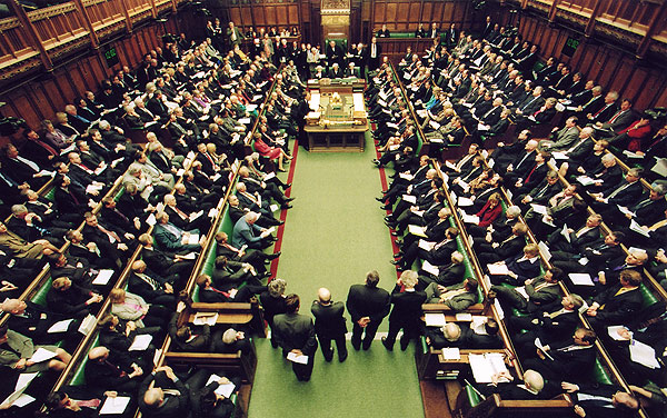 البرلمان البريطاني و الكنيسة الانجليكانية يزورا دَلجا