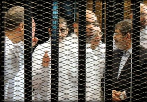 كيف تتم معاملة مرسي داخل السجن