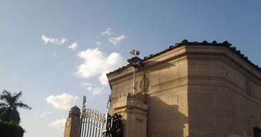 كاميرا المراقبة أعلى الباب الرئيسى لجامعة القاهرة