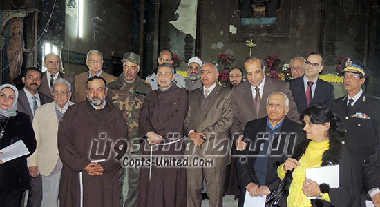 بالصور... محافظ السويس و مدير الأمن يهنئون الكاثوليك بالعيد 