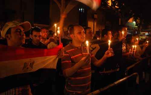  وقفة بالشموع  أمام كنيسة القديسين بالإسكندرية مساء اليوم لإحياء ذكرى شهداء مذبحة القديسين