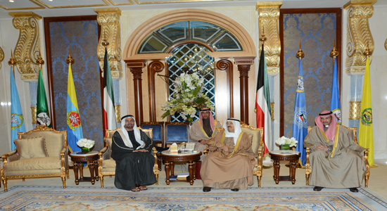 أمير الكويت يستقبل رئيس البرلمان العربي بقصر بيان