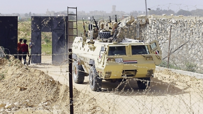 قوات الجيش تعزز من وجودها على الحدود أمس «أ. ف. ب»