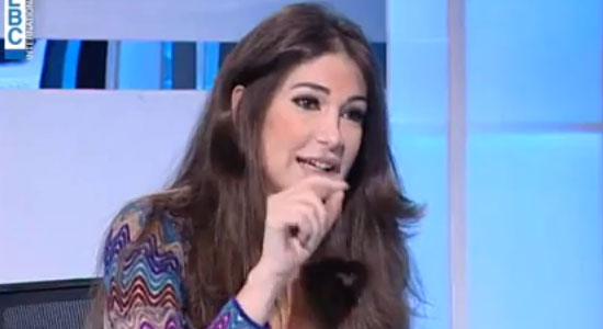 بالفيديو.. مذيعة لبنانية تحرج ضيفها و تنهي برنامجها الحواري فجاة