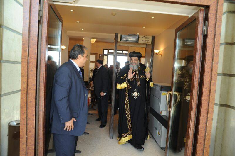 وصول البابا للقاهرة بعد رحلته للبنان