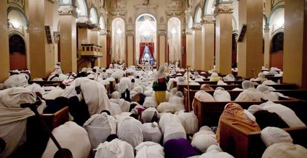 رئيس مركز إسلامي بالنمسا بهنيء الأقباط بعيد القيامة
