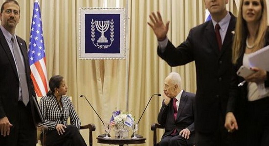 رايس خلال لقائها مع الرئيس الإسرائيلي شمعون بيريس 