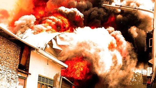 حريق يلتهم 22 منزلا في قنا