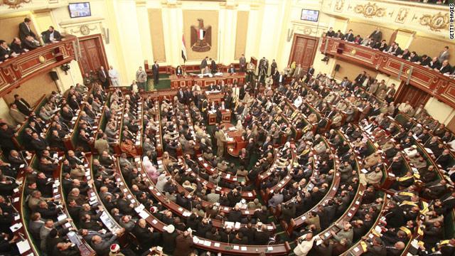 محمود فوزي: تم زيادة أعضاء البرلمان إلى 600 عضو
