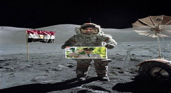 بالصور.. أشرف السعد يرفع صورة السيسي على سطح القمر