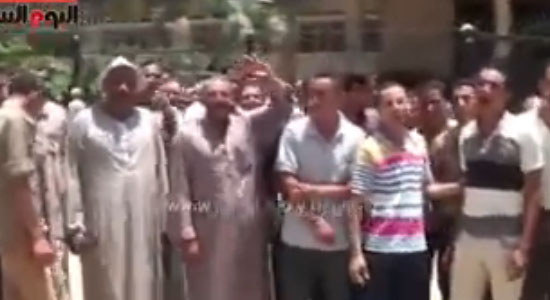 بالفيديو.. أهالى بالبحيرة يتظاهرون بسبب انقطاع المياه لمدة 3 شهور