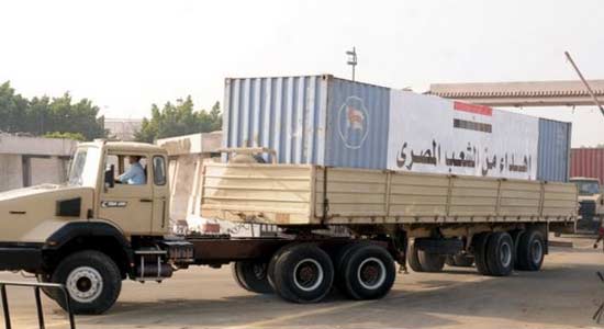  القوات المسلحة تمنح غزة 500 طن من المواد الغذائية والمستلزمات الطبية