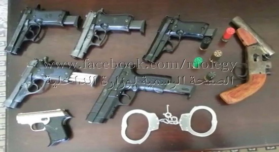 أمن دمياط يتسلم 7 قطع سلاح ناري من الأهالي ضمن مبادرة تسليم الأسلحة