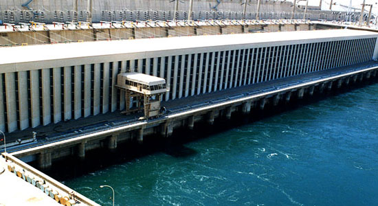 السد العالي ينقذ شبكة كهرباء الجمهورية من الانهيار 