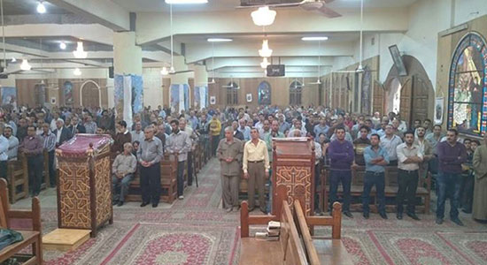  الكنيسة تحيي الذكرى الأولى لضحايا حادث مزلقان دهشور