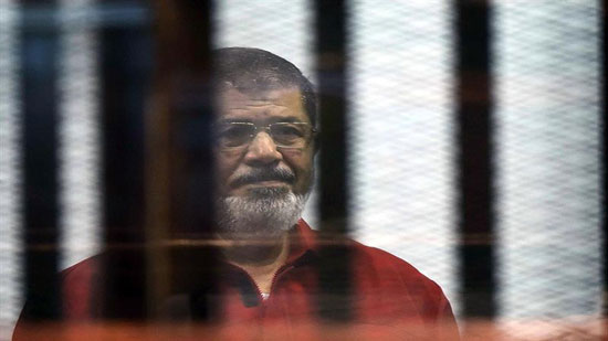 عقوبات مرسي في المحاكم: 85 سنة سجن وإعدام (فيديو)