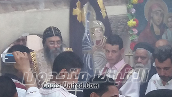 مطران القدس يشارك فى احتفالية العذراء بالجنادلة بأسيوط