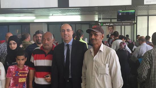  الخارجية تعلن عودة المجموعة الرابعة من المصريين العالقين في سوريا