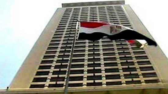 مصر تنفي إعادة فتح سفارتها في 