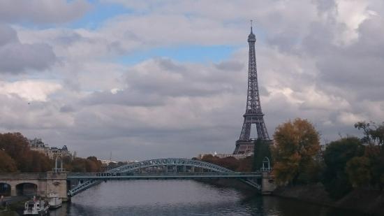 فرنسا تُغلق برج إيفل لـ