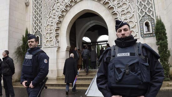 برلمان محلي فرنسي يطالب بغلق المساجد المحرضة على التطرف