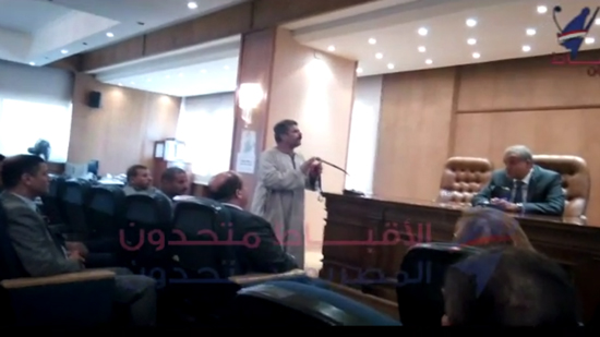 بالفيديو : اقباط كوم اللوفى بمجلس النواب : اى قبطى يفكر يبنى منزل بالمسلح هيتحرق 
