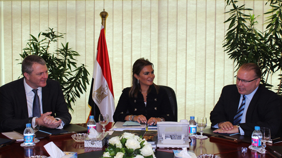 مصر تبحث مع كندا تمويل مشروع القطار المعلق للربط بين المحافظات