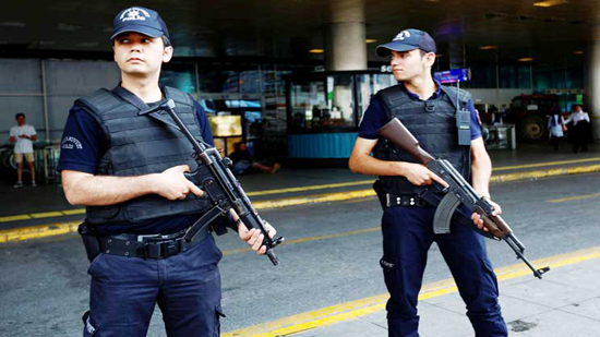 الأرجنتين تتبع 3 مصريين بالمطار يُشتبه في كونهم إرهابيين