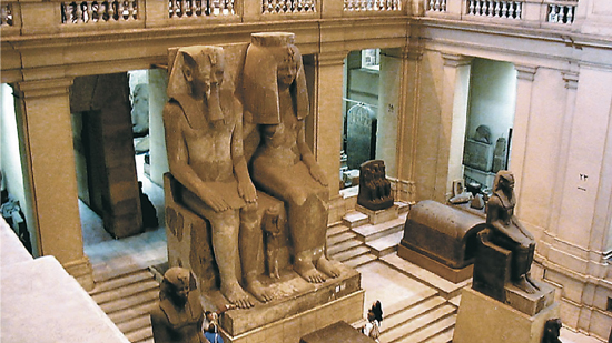 مدير الآثار الغارقة بالإسكندرية :  700 متحف حول العالم يعرض آثارًا مصرية عن طريق الاهداءات أو السرقات