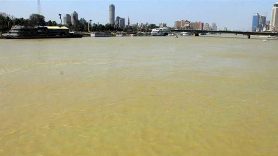 خبير مائي يوضح سبب اصفرار مياه النيل