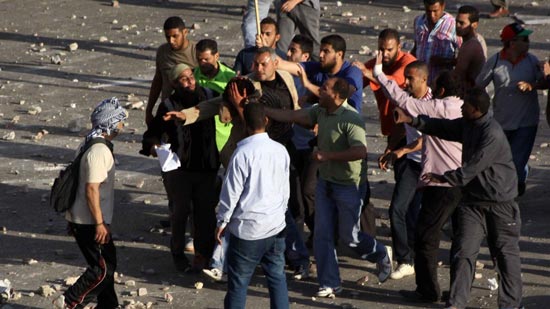 إصابة 3 أشخاص في اشتباكات بالأسلحة بين مسلمين وأقباط بقرية العزية بأسيوط 
