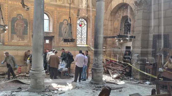 آثار الانفجار داخل الكنيسة بالعباسية، 11 ديسمبر 2016. - صورة أرشيفية