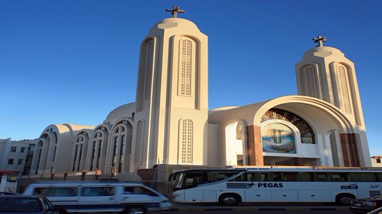  المبادرة المصرية تنتقد السيطرة الأمنية على تشكيل لجنة تقنين الكنائس