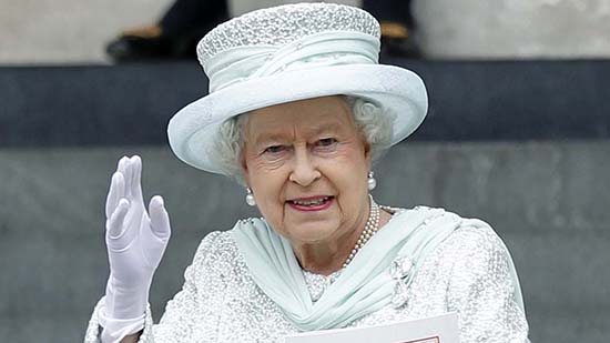 الملكة اليزابيث الثانية ملكة بريطانيا