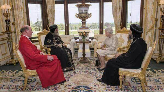 بالصور.. هكذا كان لقاء ملكة بريطانيا مع البابا تواضروس
