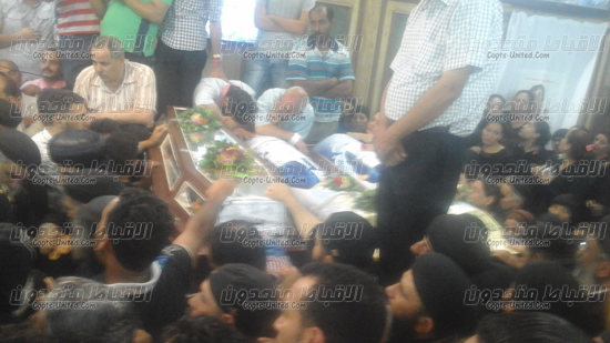 الآلاف في جنازة شهداء نزلة حنا ببني سويف 