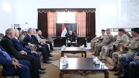 رئيس الوزراء العراقي لمسيحيين من الموصل: نطمح لعودة جميع النازحين
