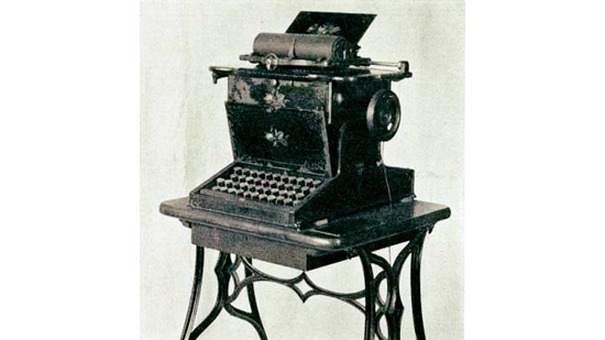 فى مثل هذا اليوم.. اختراع الآلة الكاتبة تيبو جرافر