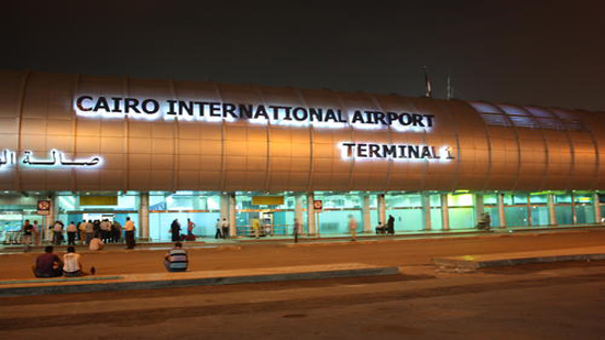 مطار القاهرة يستقبل 610 سائحا أجنبيا