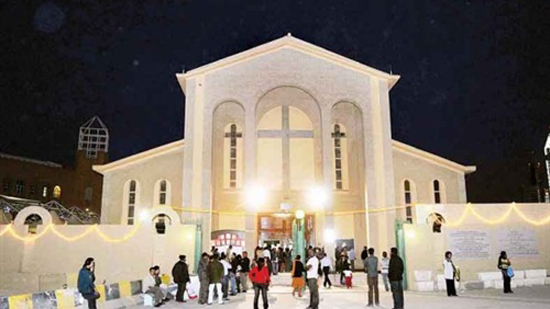 المسيحيون في الخليج.. كتلة سكانية كبيرة وقلة في دور العبادة