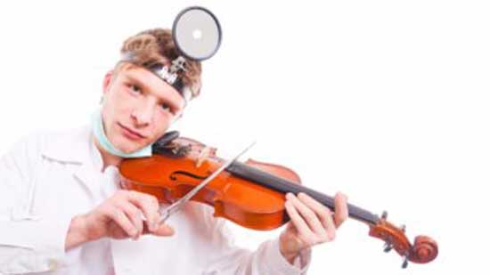 الموسيقى تحسن عمل المخ.. وعلماء يبتكرون خوذة موسيقية للاسترخاء