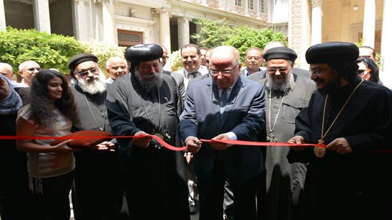 بالصور. وزير الثقافة يفتتح أول معرض للكتاب بالكنيسة المرقسية في الإسكندرية