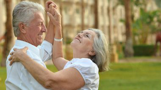 ممارسة كبار السن للرقص بانتظام تخفى علامات الشيخوخة لديهم