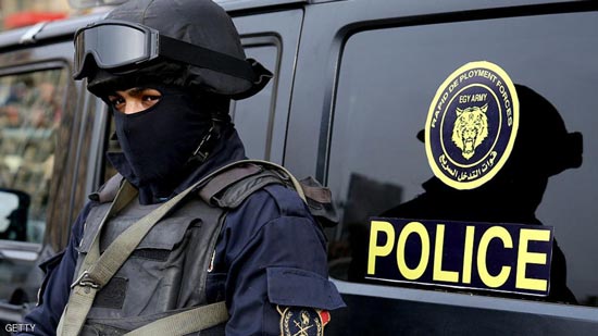 الشرطة المصرية تتصدى إلى جانب الجيش للجماعات المتشددة.