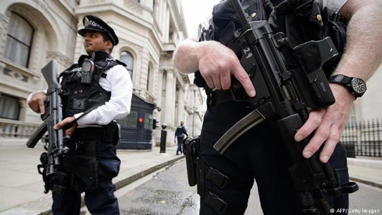 الشرطة البريطانية تقول إنها تتعامل مع حادث في لندن