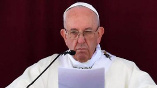 بابا الفاتيكان يقف دقيقة حداد بميدان القديس بطرس على ضحايا حادث مسجد الروضة